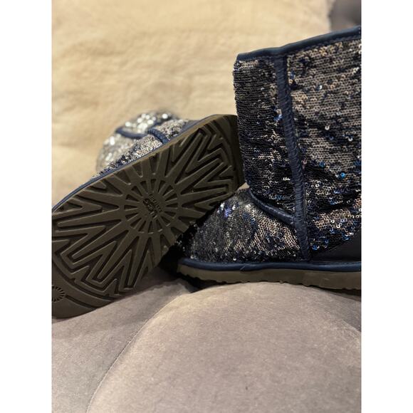 MSRP $190 UGG Blue Sequined Boots Size 6W/4Y | SAME DAY SHIP - Picture 4 of 7